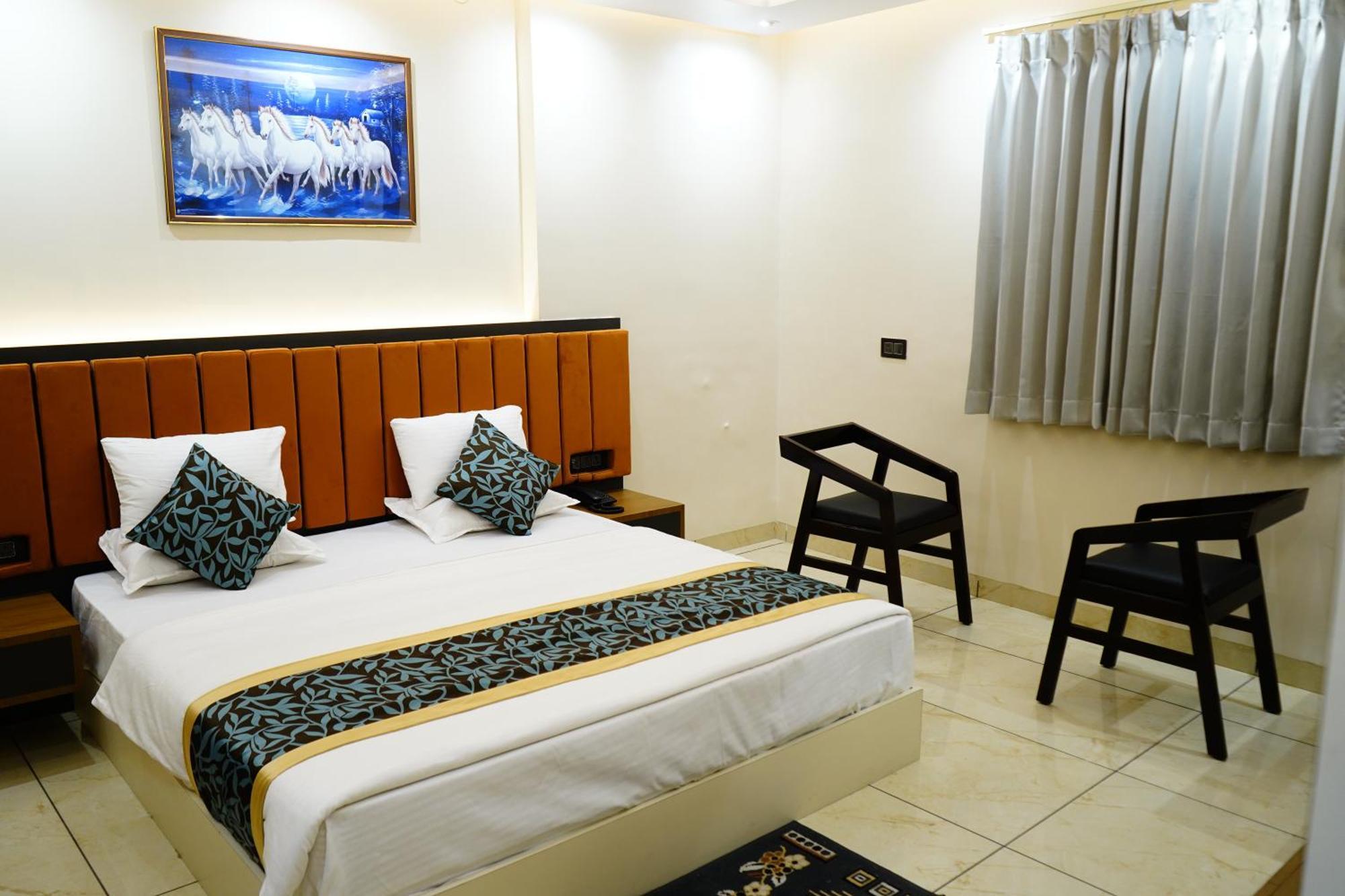 Hotel Shakuntla Palace - 400 Meters Away From Vishnu Pad Temple 7 Mins Walk Gaya Exterior photo