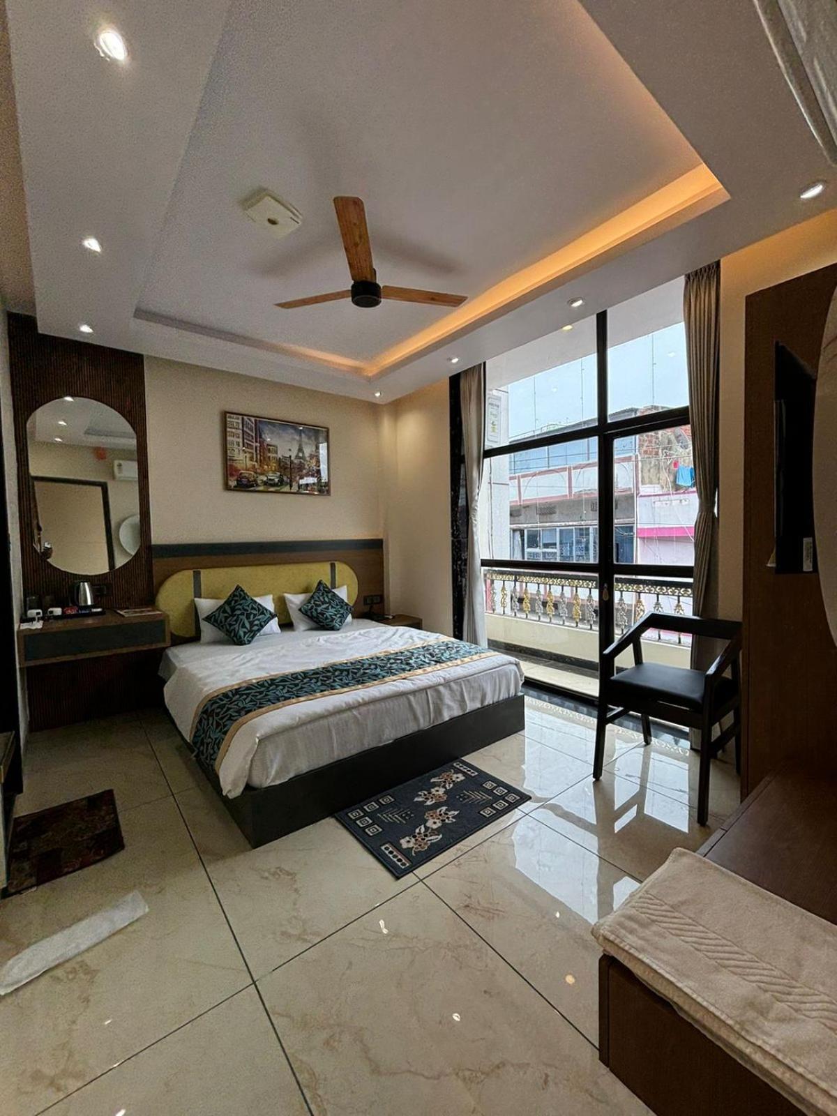 Hotel Shakuntla Palace - 400 Meters Away From Vishnu Pad Temple 7 Mins Walk Gaya Exterior photo